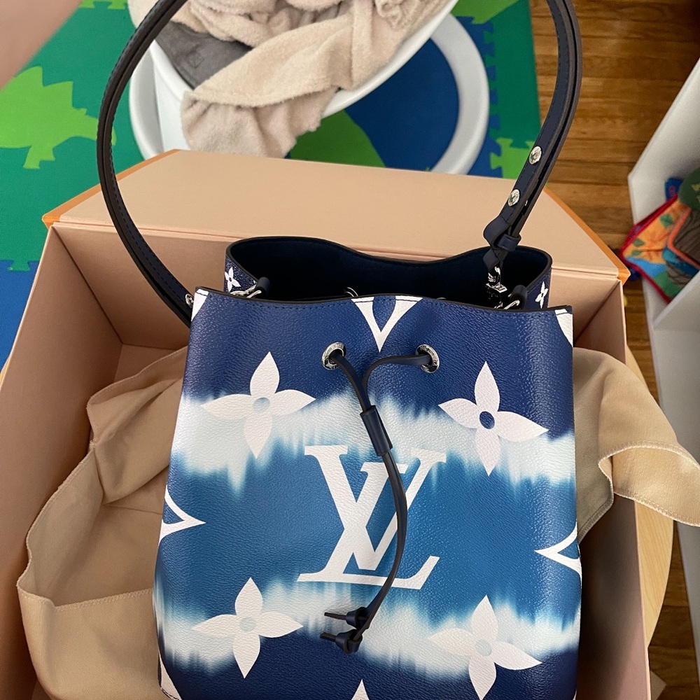 Louis Vuitton Monogram Escale Neonoe MM Blue BRAND NEW NEVER WORN with box